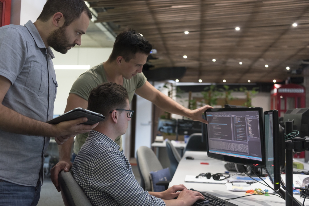 7 Outsourcing Software Development Trends & Statistics for 2025
